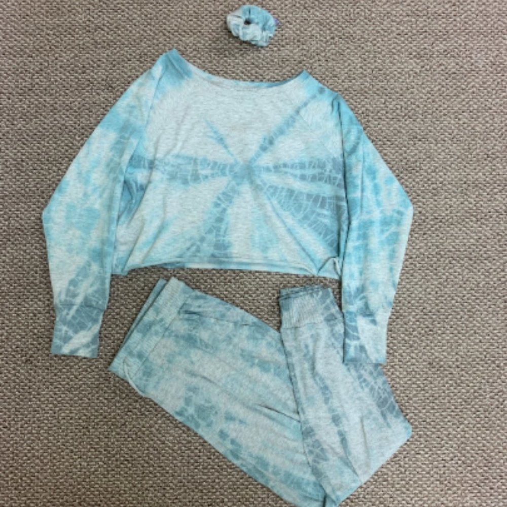 Tie Dye Sweatsuit Set, Stash Scrunchie